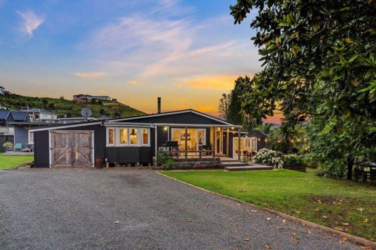Photo of property in 6 Widdison Place, Whangamata, 3691