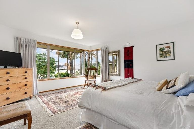 Photo of property in 27a Saltburn Road, Milford, Auckland, 0620