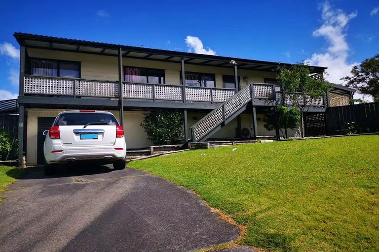 Photo of property in 17 Sevilla Place, Unsworth Heights, Auckland, 0632