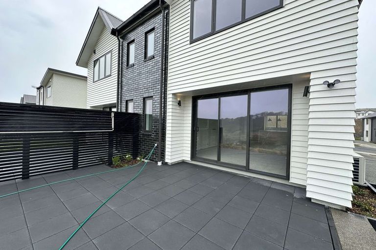 Photo of property in 40 Turtleback Avenue, Whitby, 5024