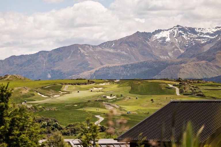 Photo of property in 12 Arran Lane, Jacks Point, Queenstown, 9371