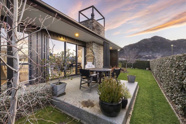 Photo of property in 15 Kingfisher Crescent, Albert Town, Wanaka, 9305