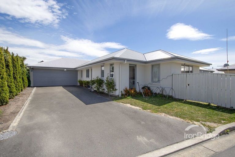Photo of property in 12 Saint Adela Place, Woolston, Christchurch, 8062