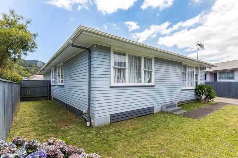Photo of property in 51 Parenga Street, Wainuiomata, Lower Hutt, 5014