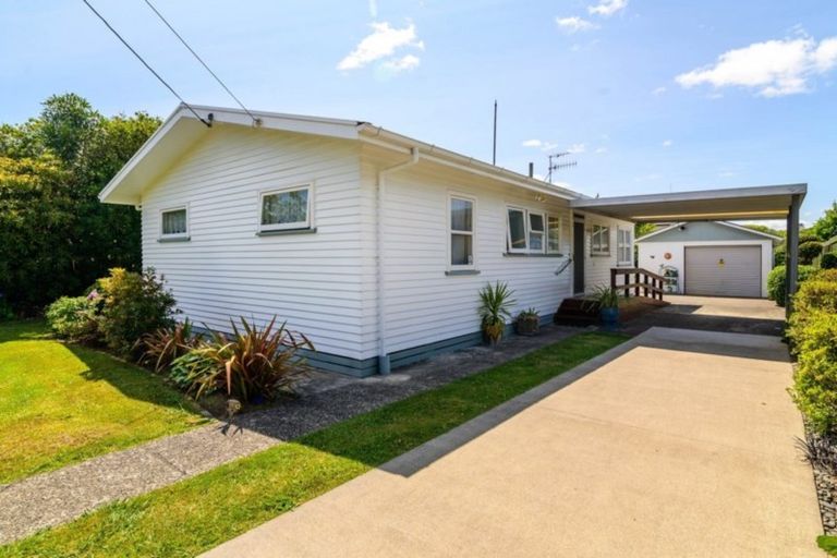 Photo of property in 56 Kawaha Point Road, Kawaha Point, Rotorua, 3010