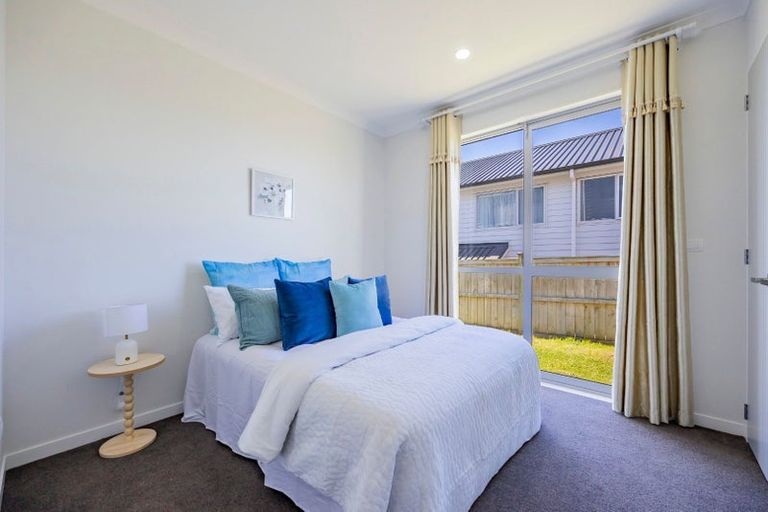 Photo of property in 20 Bearing Parade, Long Bay, Auckland, 0630