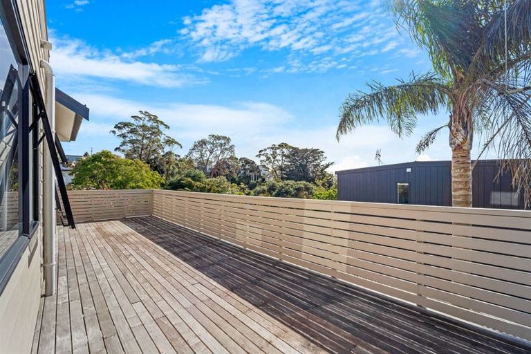 Photo of property in 11 Mizpah Road, Waiake, Auckland, 0630