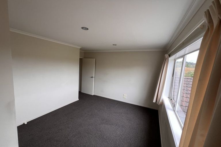 Photo of property in 9 Canyon Drive, Oteha, Auckland, 0632