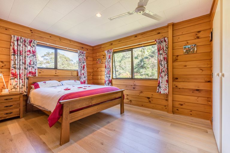 Photo of property in 143 Woodlands Park Road, Titirangi, Auckland, 0604