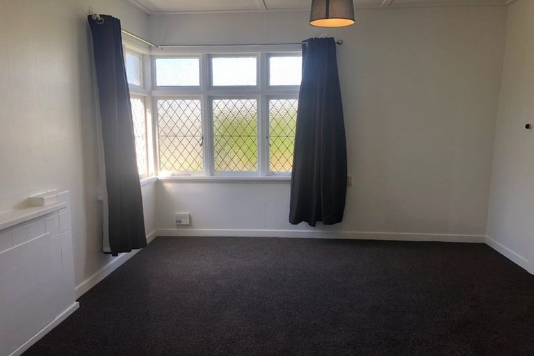 Photo of property in 15 Paritutu Road, Spotswood, New Plymouth, 4310