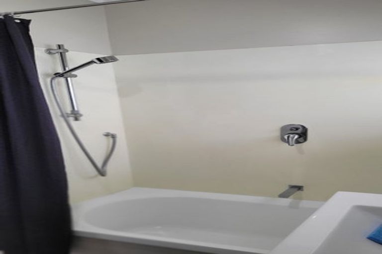 Photo of property in 45 Sylvan Crescent, Te Atatu South, Auckland, 0610