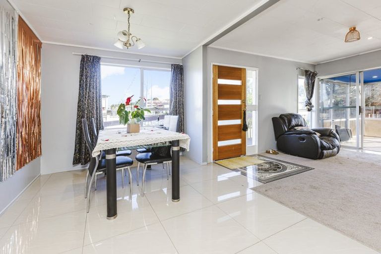Photo of property in 138 Mahia Road, Wattle Downs, Auckland, 2103