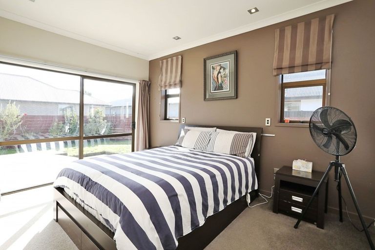 Photo of property in 16 Huia Street, Waikiwi, Invercargill, 9810