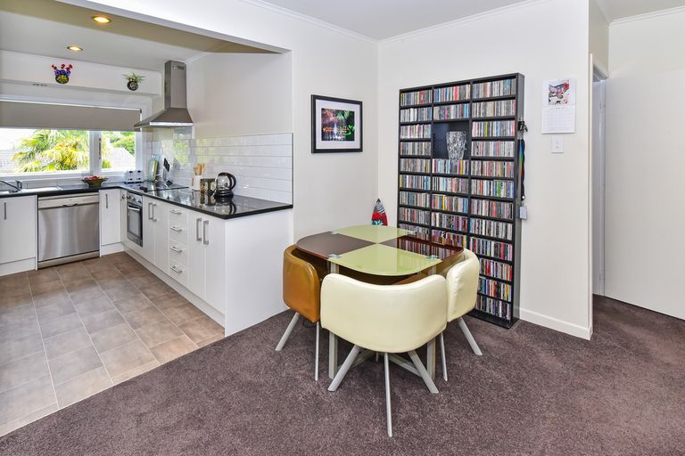 Photo of property in 5a Scotts Road, Manurewa East, Auckland, 2102