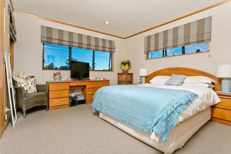 Photo of property in 2/112 Arran Road, Browns Bay, Auckland, 0630