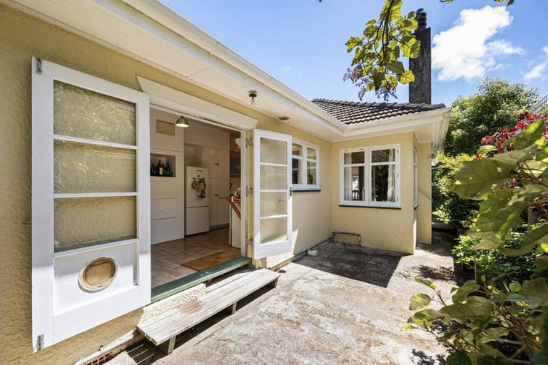 Photo of property in 39 Fortunatus Street, Brooklyn, Wellington, 6021