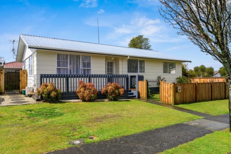 Photo of property in 1 Marcasite Place, Pukehangi, Rotorua, 3015