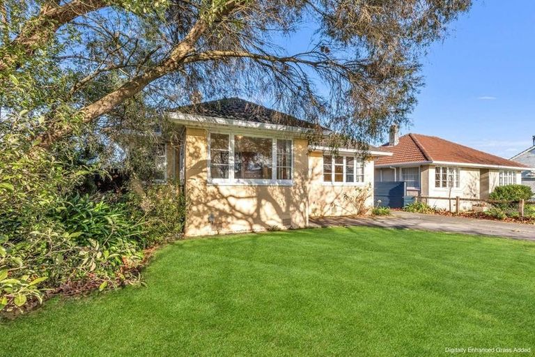 Photo of property in 616 Featherston Street, Roslyn, Palmerston North, 4414