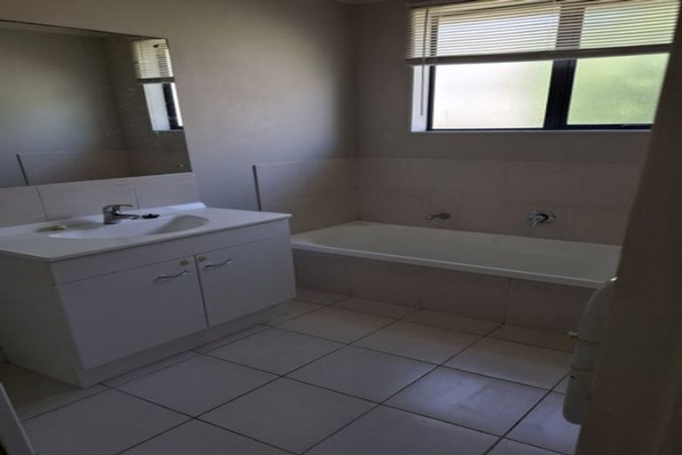 Photo of property in 41 Keri Vista Rise, Papakura, 2110