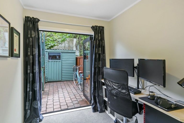 Photo of property in 1/24 Akatea Street, Berhampore, Wellington, 6023