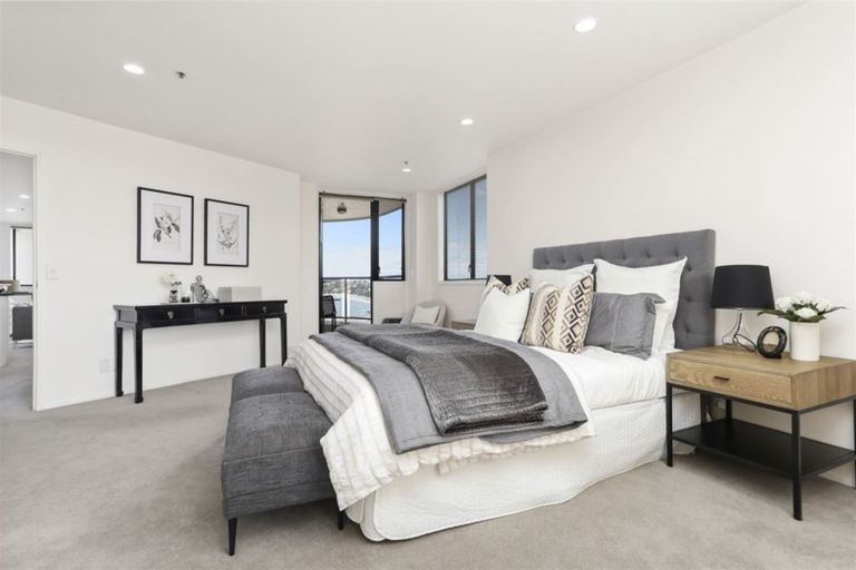 Photo of property in 5d/173 Hurstmere Road, Takapuna, Auckland, 0622