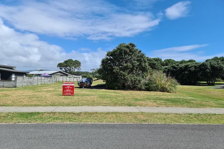 Photo of property in 104 Harbour Drive, Matarangi, Whitianga, 3592