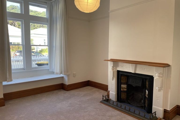 Photo of property in 18 Porritt Avenue, Mount Victoria, Wellington, 6011