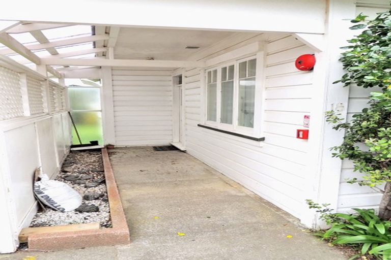 Photo of property in 5 Glen Alton Avenue, Paparangi, Wellington, 6037