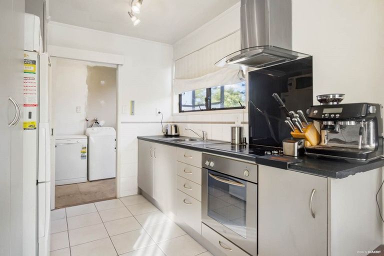 Photo of property in 71 Oreil Avenue, West Harbour, Auckland, 0618