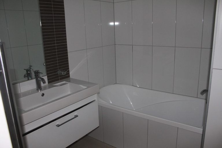 Photo of property in Bellagio Apartments, 2b/39 Taranaki Street, Te Aro, Wellington, 6011