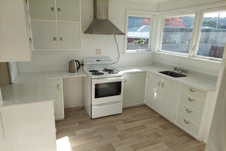 Photo of property in 3b Ferretti Grove, Avalon, Lower Hutt, 5011