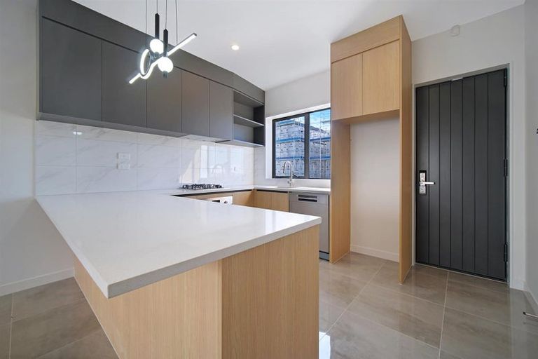 Photo of property in 2 Tukauri Place, Papakura, 2110