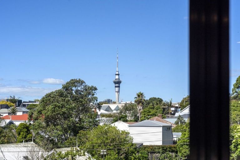 Photo of property in 2/4 Fitzroy Street, Ponsonby, Auckland, 1021