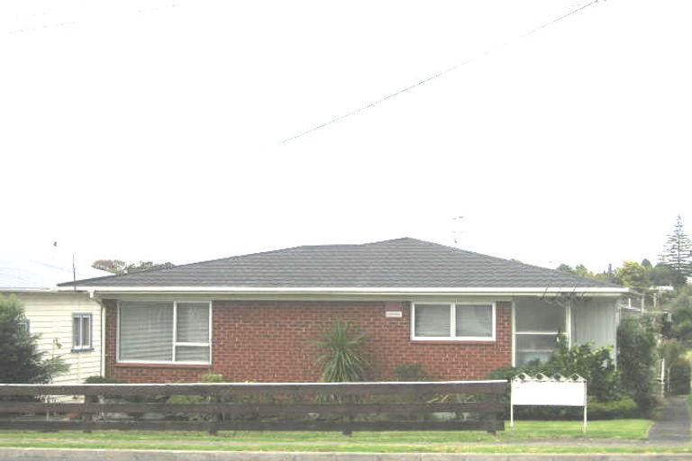 Photo of property in 2/54 Titirangi Road, New Lynn, Auckland, 0600