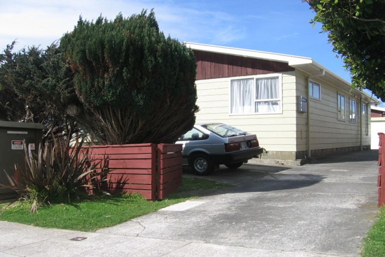Photo of property in 17 Truscott Avenue, Johnsonville, Wellington, 6037