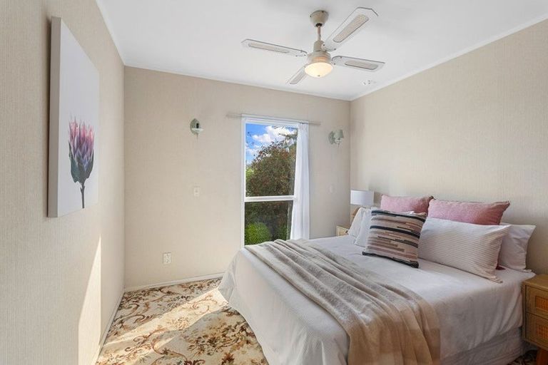 Photo of property in 10a Jaemont Avenue, Te Atatu South, Auckland, 0610