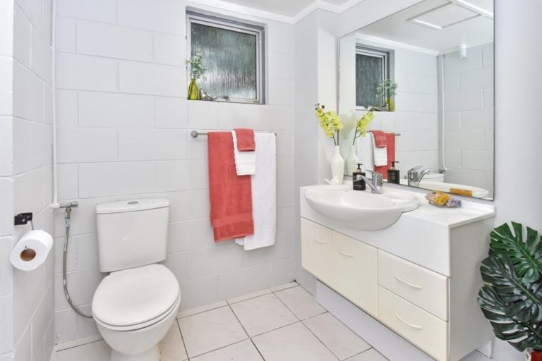 Photo of property in 31 Domain Road, Weymouth, Auckland, 2103