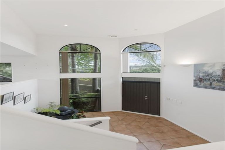 Photo of property in 2/40 Carlisle Road, Browns Bay, Auckland, 0630