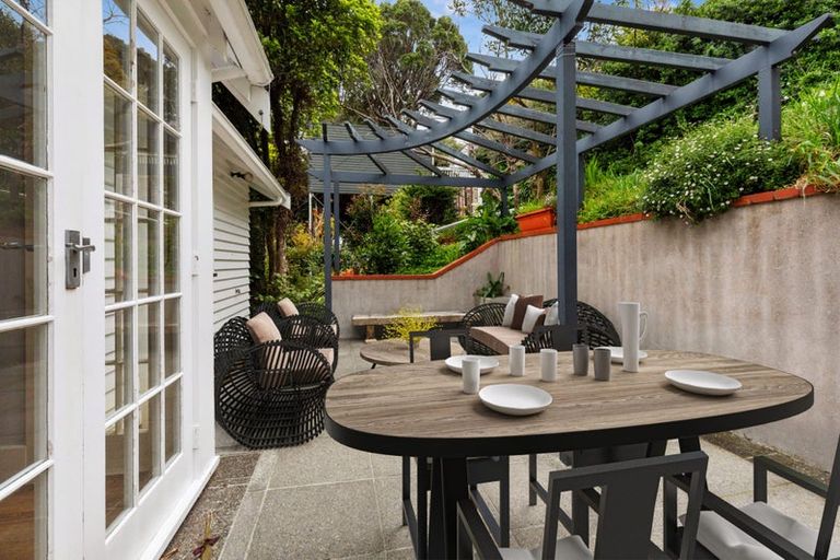 Photo of property in 26 Fitzroy Street, Wadestown, Wellington, 6012