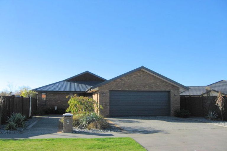 Photo of property in 5 Greenmeadow Gardens, Belfast, Christchurch, 8051