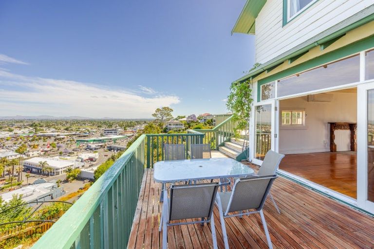Photo of property in 42 Cameron Road, Bluff Hill, Napier, 4110
