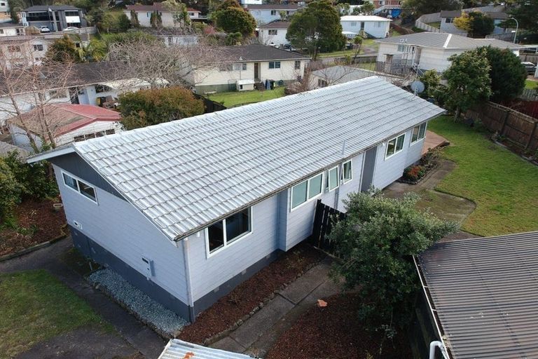 Photo of property in 17 Clyma Place, Massey, Auckland, 0614