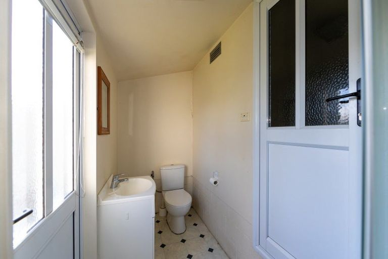 Photo of property in 653 Marine Parade, Napier South, Napier, 4110