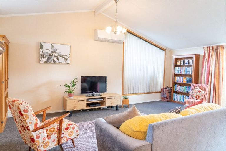 Photo of property in 15 Hibiscus Avenue, Hamilton Lake, Hamilton, 3204