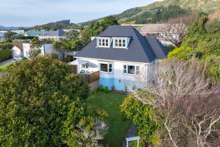 Photo of property in 28 Handyside Street, Tawa, Wellington, 5028