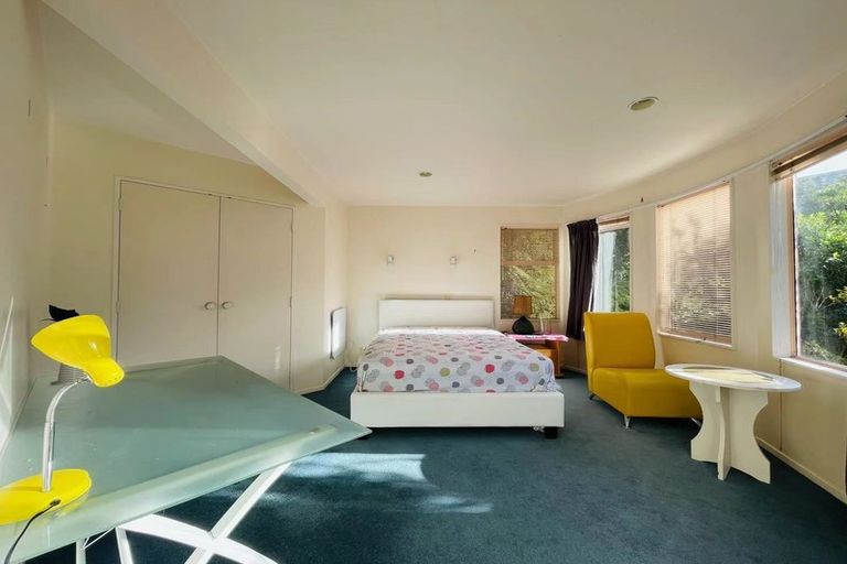 Photo of property in 2/823 East Coast Road, Northcross, Auckland, 0630