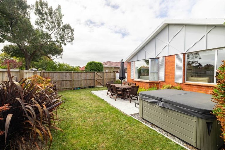 Photo of property in 4 Karnak Crescent, Russley, Christchurch, 8042
