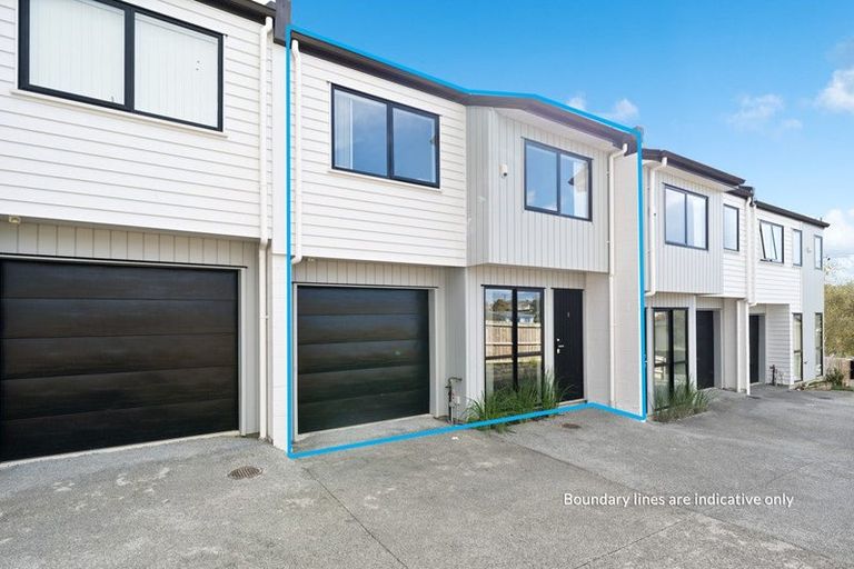 Photo of property in 3/60 Kelman Road, Kelston, Auckland, 0602