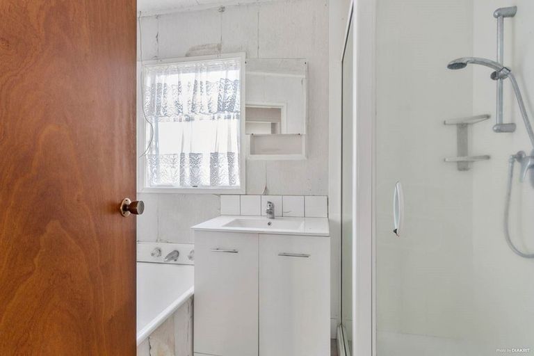 Photo of property in 8 Devonshire Road, Unsworth Heights, Auckland, 0632