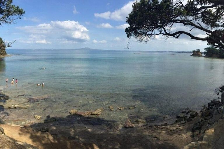 Photo of property in 6 Long Street, Torbay, Auckland, 0630